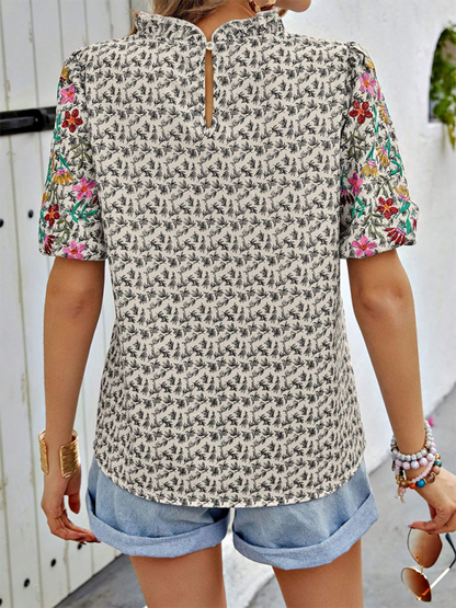 New Embroidered Printed Buckled Wave High Neck Short Colorblock Top