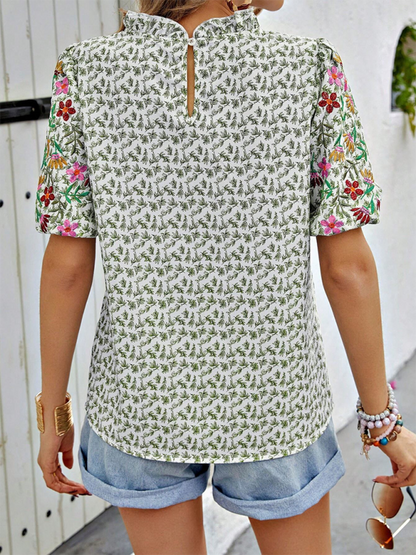 New Embroidered Printed Buckled Wave High Neck Short Colorblock Top